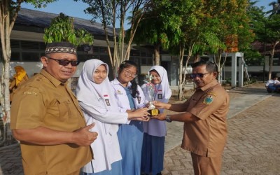 Siswi SMAN 1 Batang Angkola dapat Juara 3. Pada lomba cerdas cermat Tingkat SMA Sederajat Se- Tapanuli Selatan